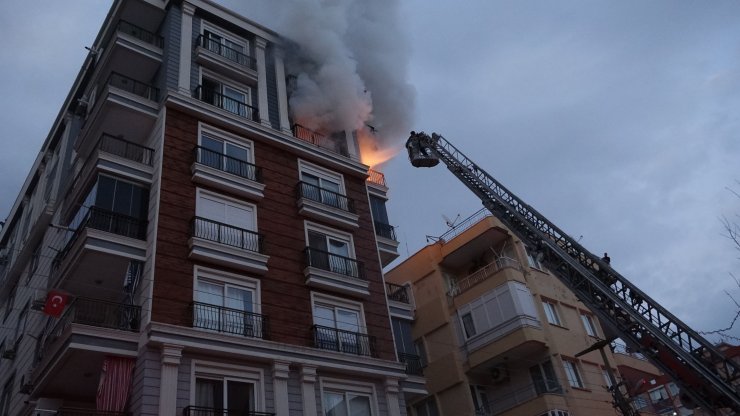 2 kadının ölümüyle sonuçlanan yangınla ilgili detaylar... Tartıştığı anneannesi ile teyzesini eve kilitlemiş