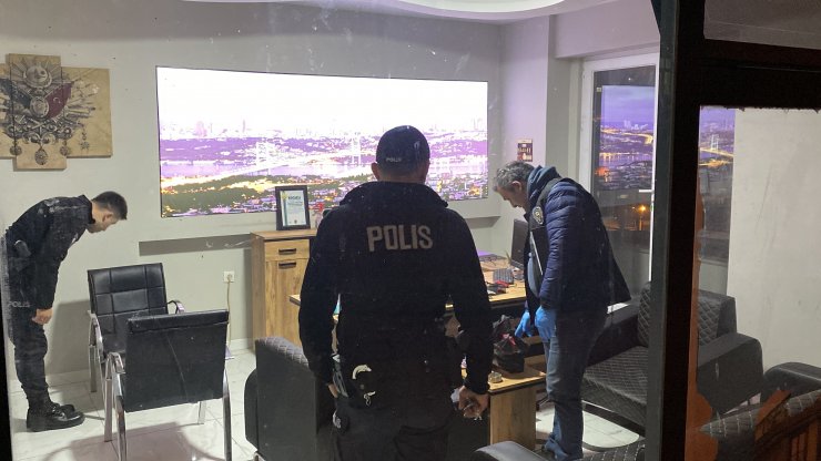 Husumetlisini tabancayla yaralayıp, motosikletle kaçtı