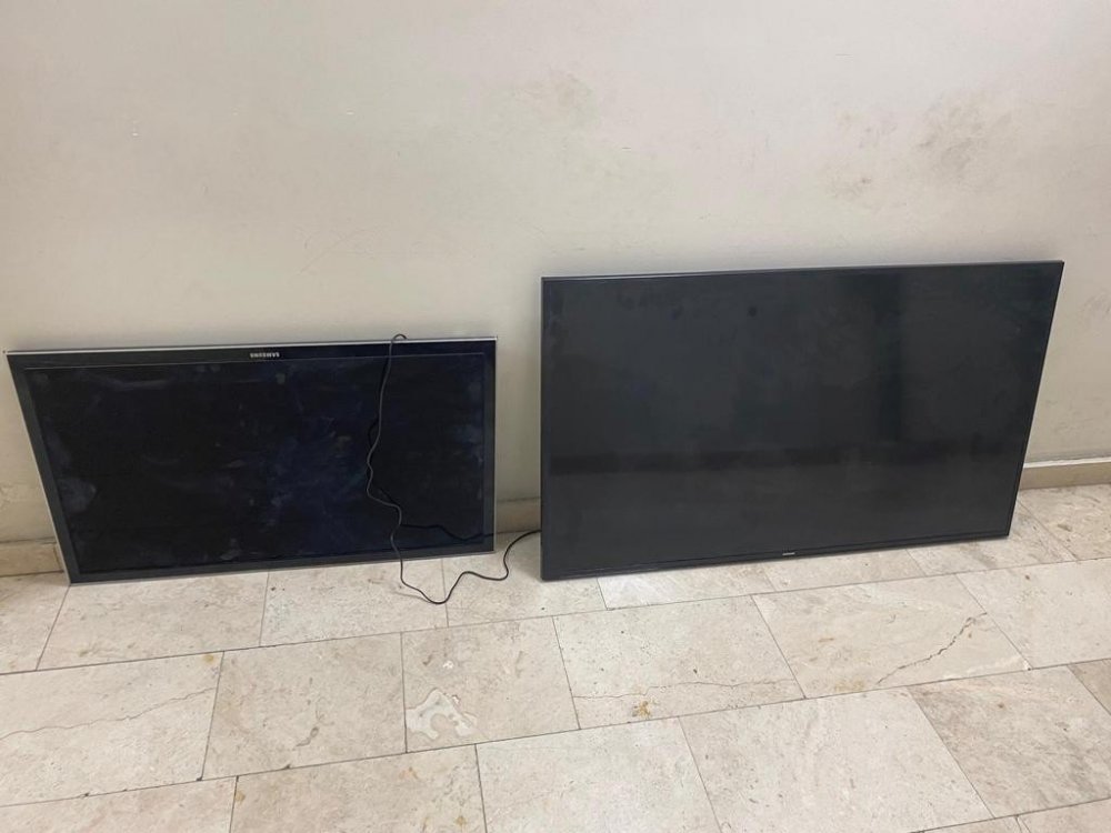 Kapalı otele girerek televizyon çaldılar