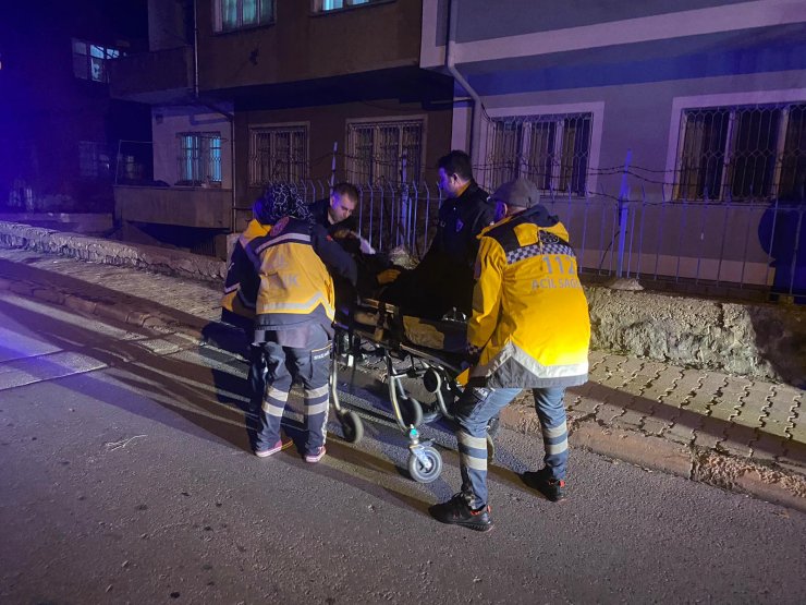 Sokak ortasında bıçaklı kavga