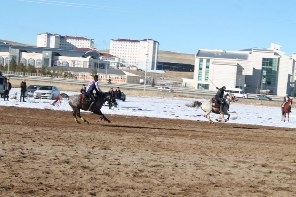 Cirit müsabakasında akıl almaz olay