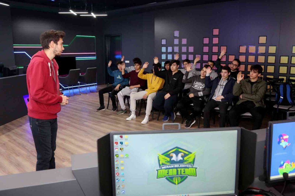 Konya'da 75 bin öğrenciye yeni nesil eğitim için kayıtlar başladı