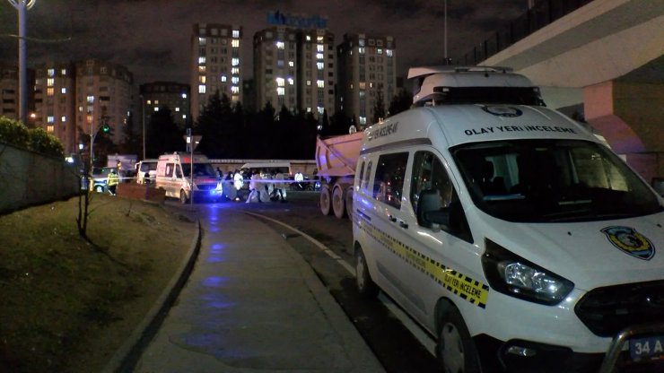 Hafriyat kamyonunun çarptığı yaya öldü