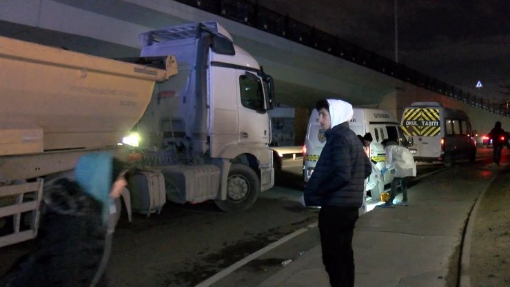 Hafriyat kamyonunun çarptığı yaya öldü