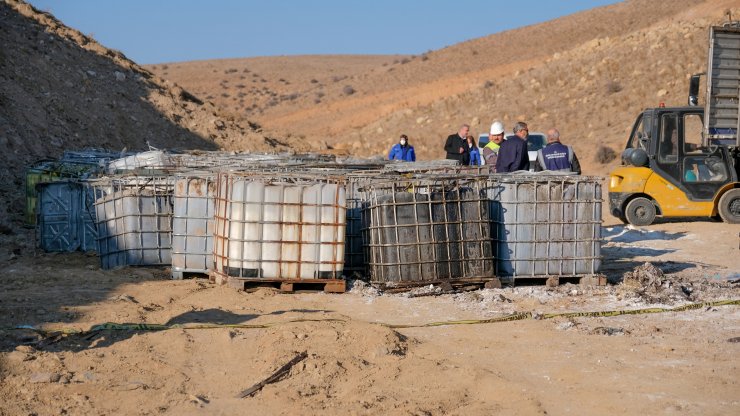 Konya'da boş araziye 65 varil kimyasal madde bırakan 4 kişi serbest