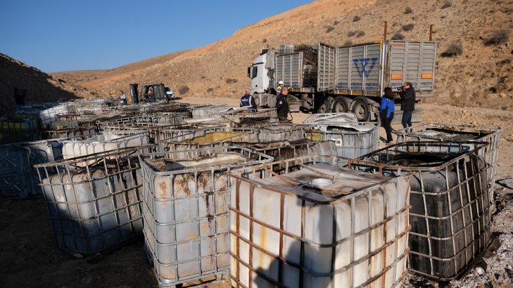 Konya'da boş araziye 65 varil kimyasal madde bırakan 4 kişi serbest