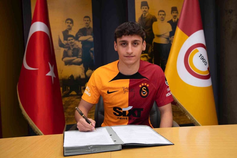 Galatasaray, Emirhan Kayar ile sözleşme imzaladı