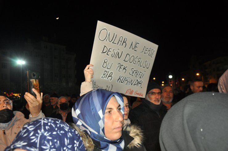 Karaman'da 2 bin kişi, Kur'an-ı Kerim'in yakılmasına tepki gösterdi