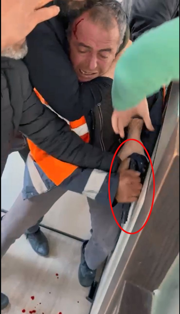 Temizlik görevlisi işine son verilince belediyeyi bastı