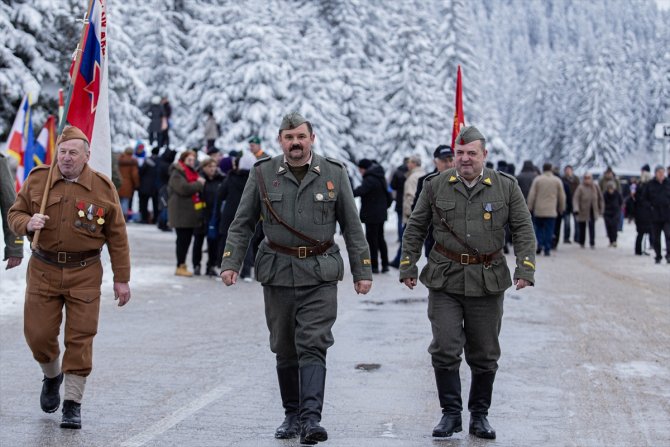 81 yıldır düzenlenen geleneksel "İgman Yürüyüşü" yoğun katılımla yapıldı