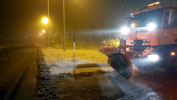 Bolu Dağı'nda kar yağışı başladı, ekipler teyakkuzda