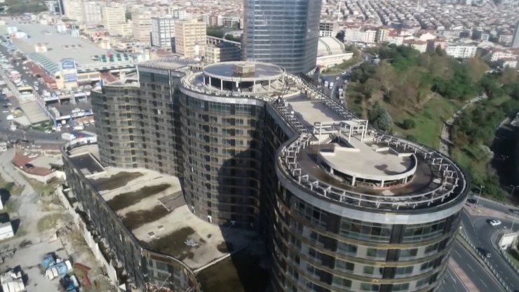 Fadıl Akgündüz'den geriye harabe kaldı