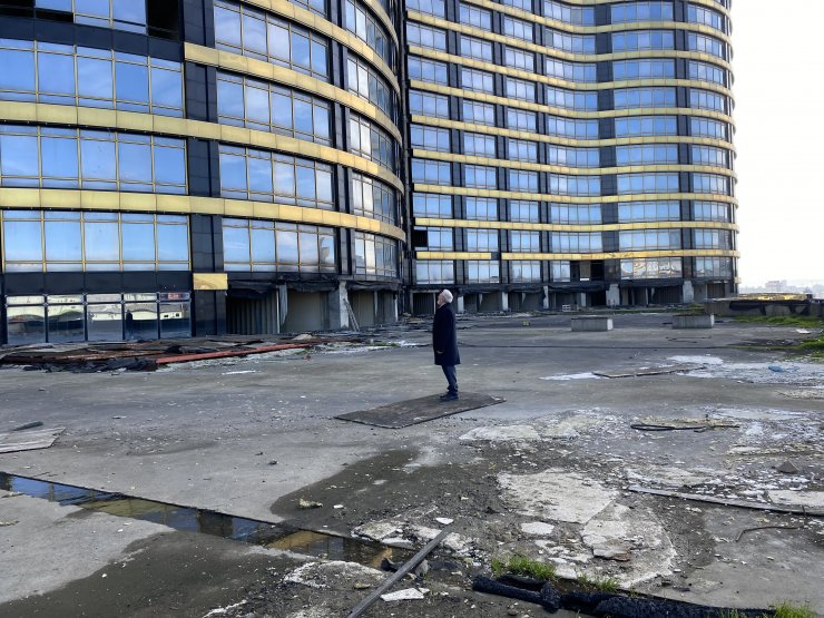 Fadıl Akgündüz'den geriye harabe kaldı