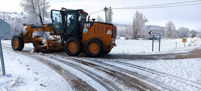 Konya'nın ilçesinde kar yağışı etkili oldu, başkan kayak merkezine davet etti