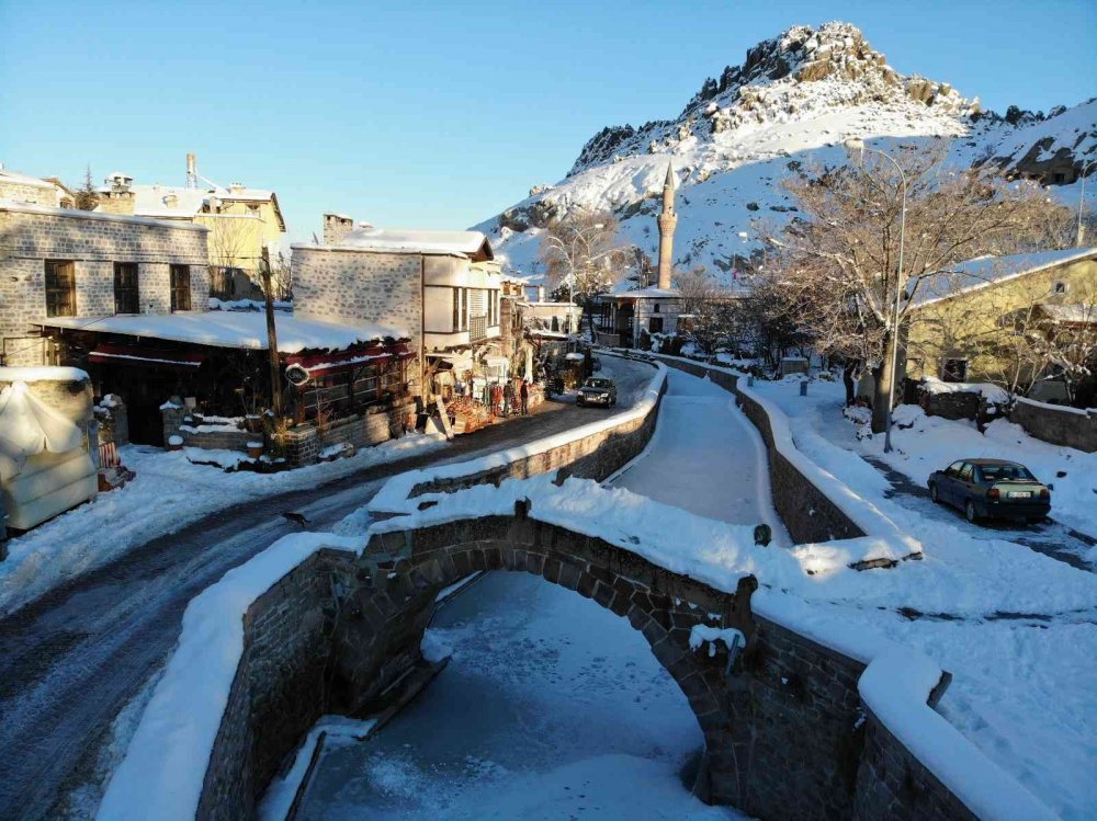 Konya'nın tarihi yerleşim yeri Sille bu yıl kara hasret