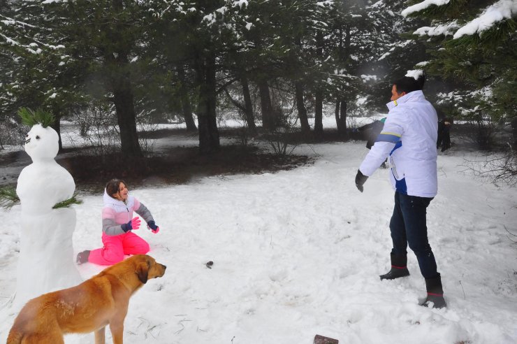 Manisa'da kar sevinci