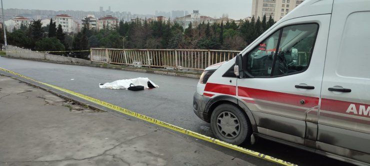 Minibüsün çarptığı genç kız hayatını kaybetti