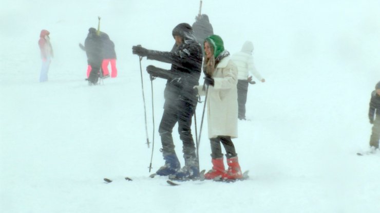 Uludağ’da kar kalınlığı 30 santimetreyi aştı
