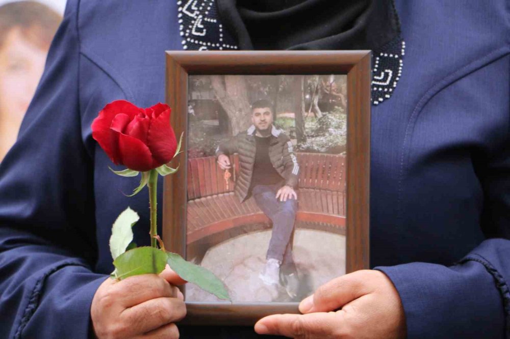 Evlat nöbetine katılan 2 aile gözyaşları içinde çocuklarına seslendi