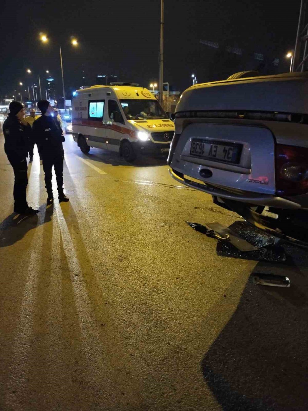 Kontrolden çıkan araç takla attı: 3 yaralı