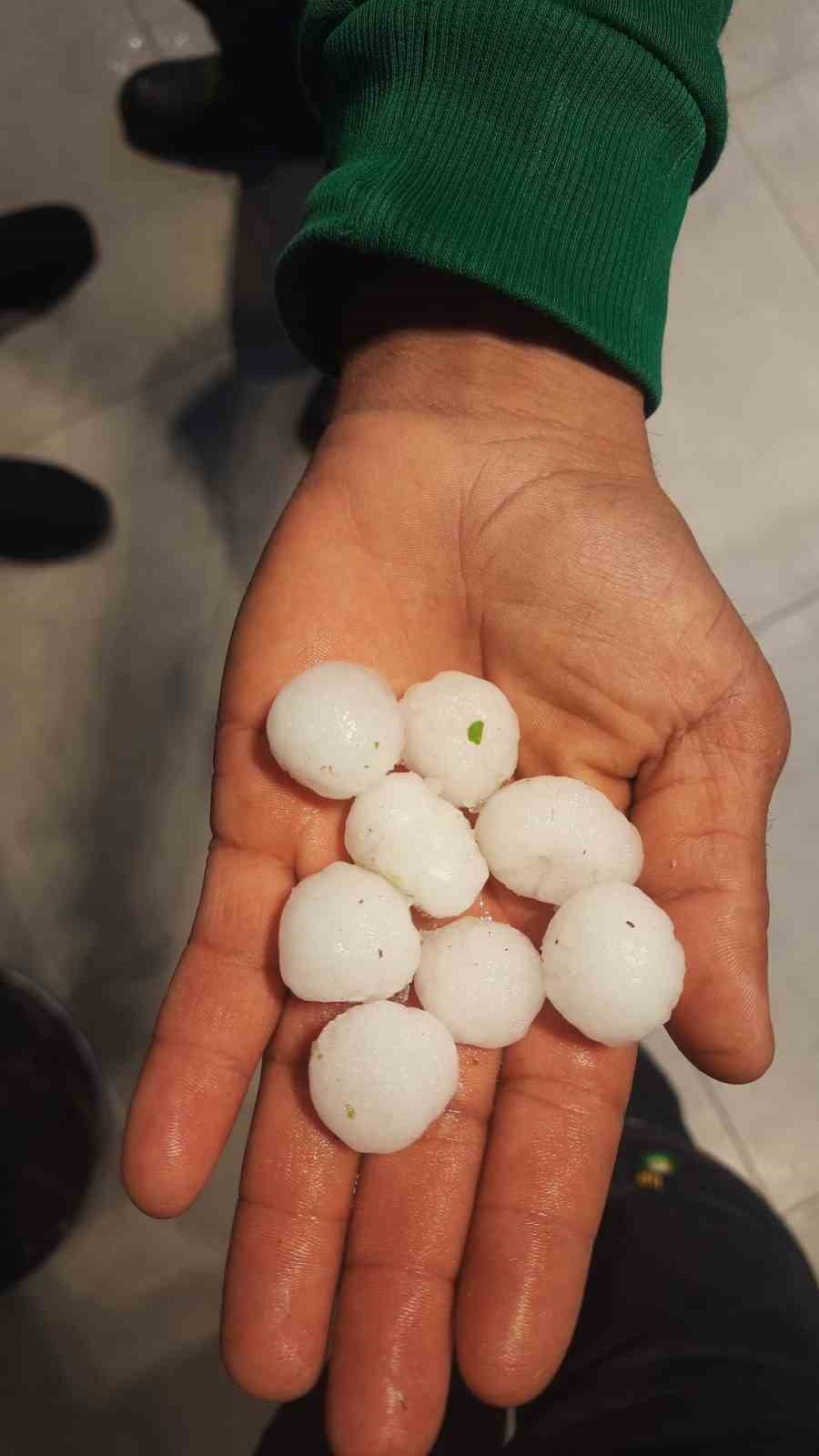 Antalya’da doludan kaçan araçlar akaryakıt istasyonlarına sağındı