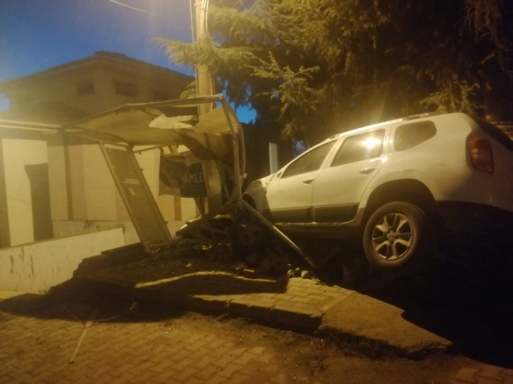 Aynı virajda 12 saat arayla 2 kaza kamerada