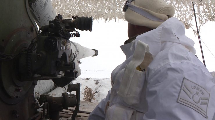 Mehmetçik, hedefleri lazer güdümlü 'CİRİT' füzesi ile vurdu
