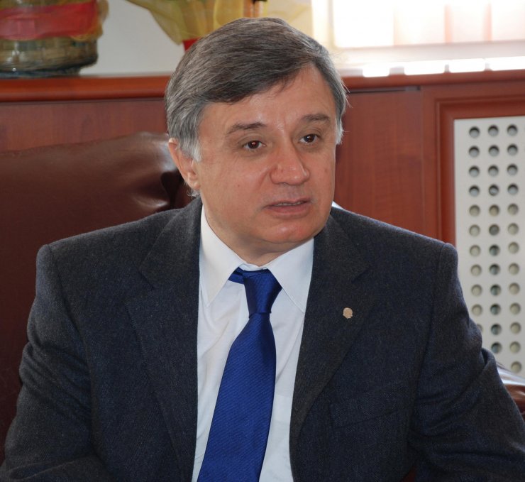 Adana'da eski rektöre 2,5 yıl hapis cezası