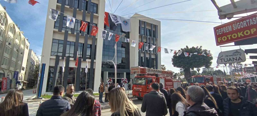 Açılışı yapıldıktan 15 dakika sonra yangın çıktı