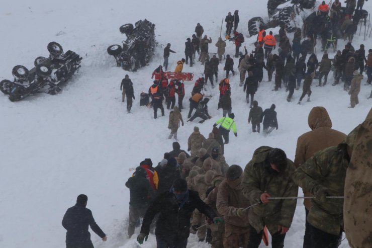 42 kişi şehit olduğu ülkeyi yasa boğan çığ faciasının üzerinden 3 yıl geçti, acılar hala taze