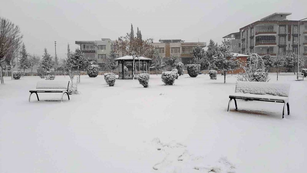 Adıyaman’a beklenen kar yağdı