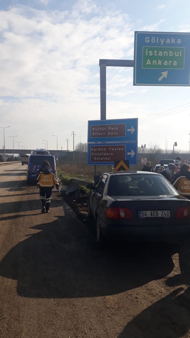 Kazada bariyerler otomobile ok gibi saplandı