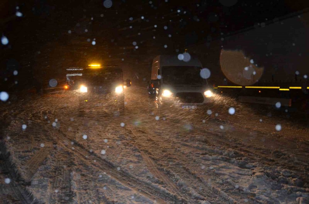 Konya-Antalya kara yolu kontrollü olarak ulaşıma açıldı