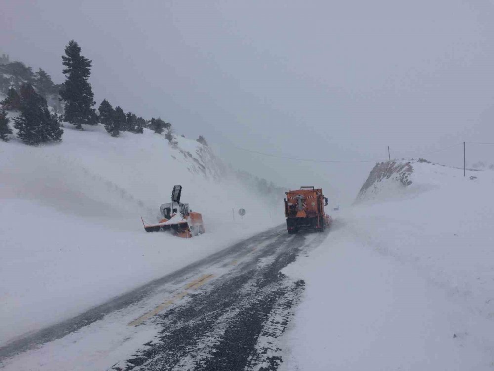 Tipi nedeniyle kapanan Konya-Antalya kara yolunda son durum