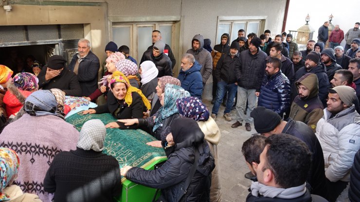 Depremde ölen Nurcan'ın 6 aylık bebeğinden haber yok