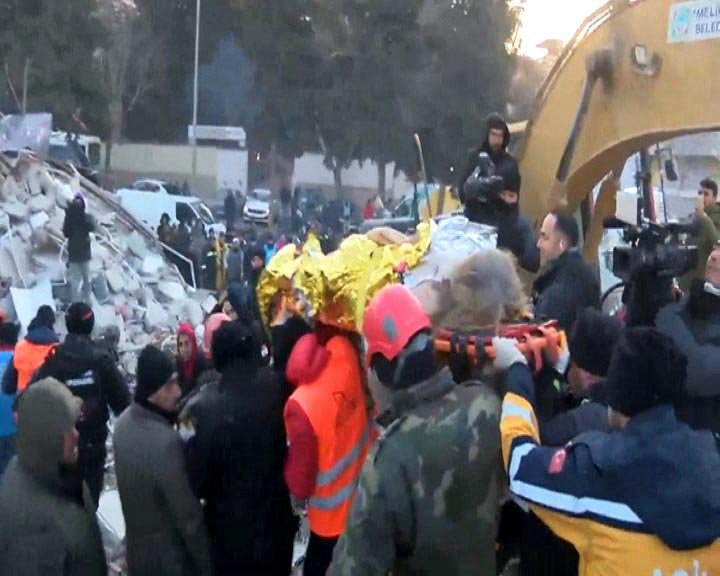 Kahramanmaraş'ta bir mucize daha! Enkazdan 52 saat sonra kurtarıldı