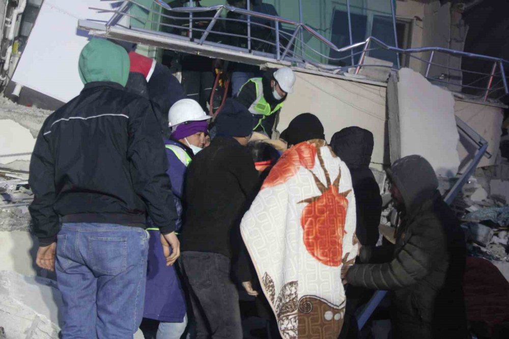 Kahramanmaraş’tan 51 saat sonra güzel haber! Melisa kurtarıldı