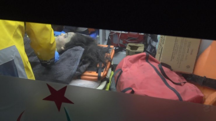 10 yaşındaki Hilal, 90 saat sonra sağ kolu kesilerek enkazdan çıkarıldı