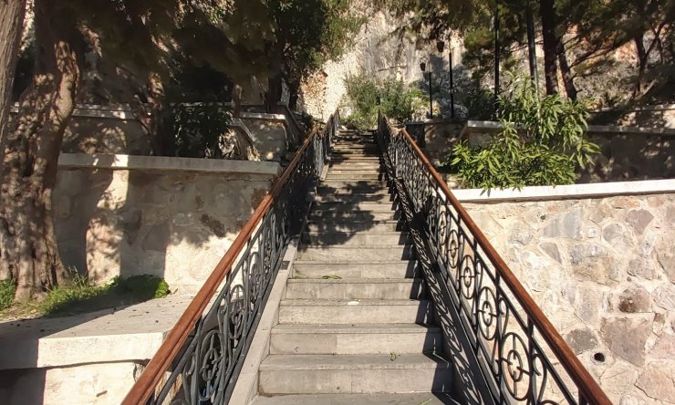 152 yıllık İskenderun Latin Katolik Kilisesi depremde ağır hasar gördü