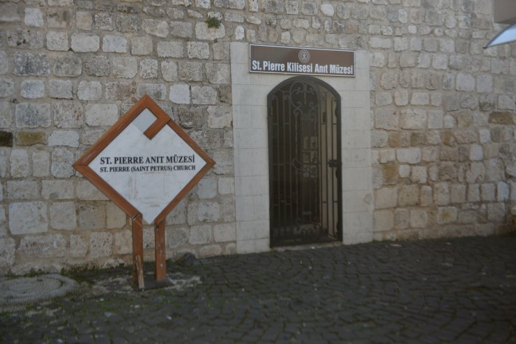 152 yıllık İskenderun Latin Katolik Kilisesi depremde ağır hasar gördü