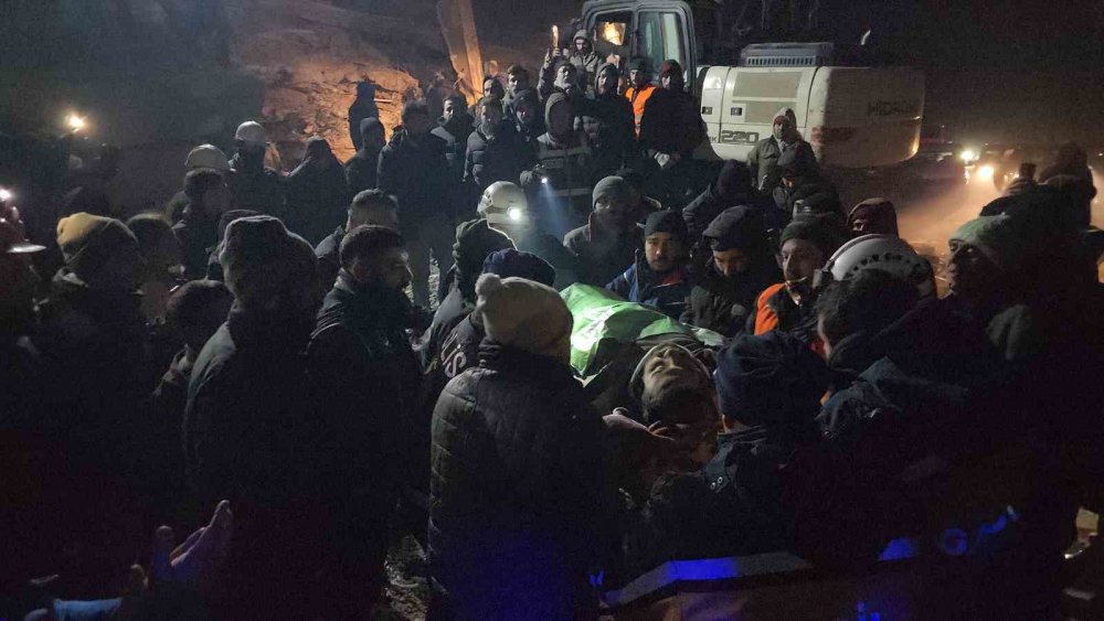 Adıyaman’da 29 yaşındaki genç 71 saat sonra sağ kurtarıldı