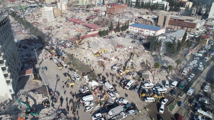 Depremin merkez üssüne kurulan çadır kent, havadan görüntülendi