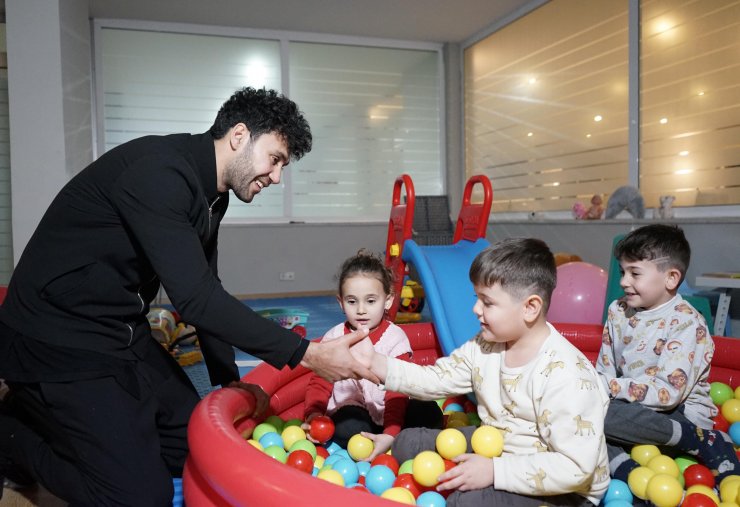 Depremzedeler Antalyaspor tesislerine geldi