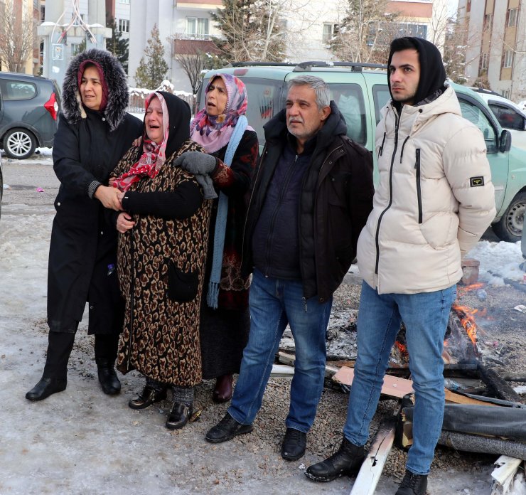 Doğum gününde kızı ve damadını depremde kaybetti