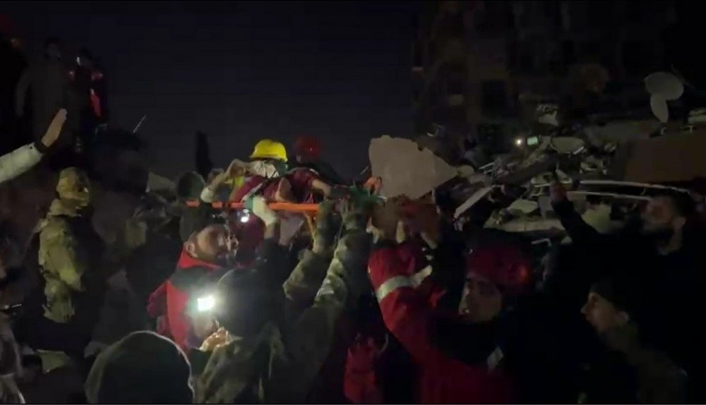 Hatay’da 6 yaşındaki Fatma 61 saat sonra kurtarıldı