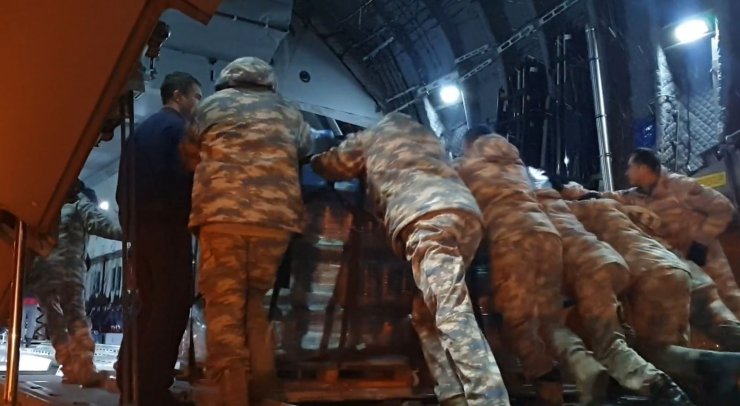 "Hava yardım koridoru" üzerinden yardım malzemesi taşındı