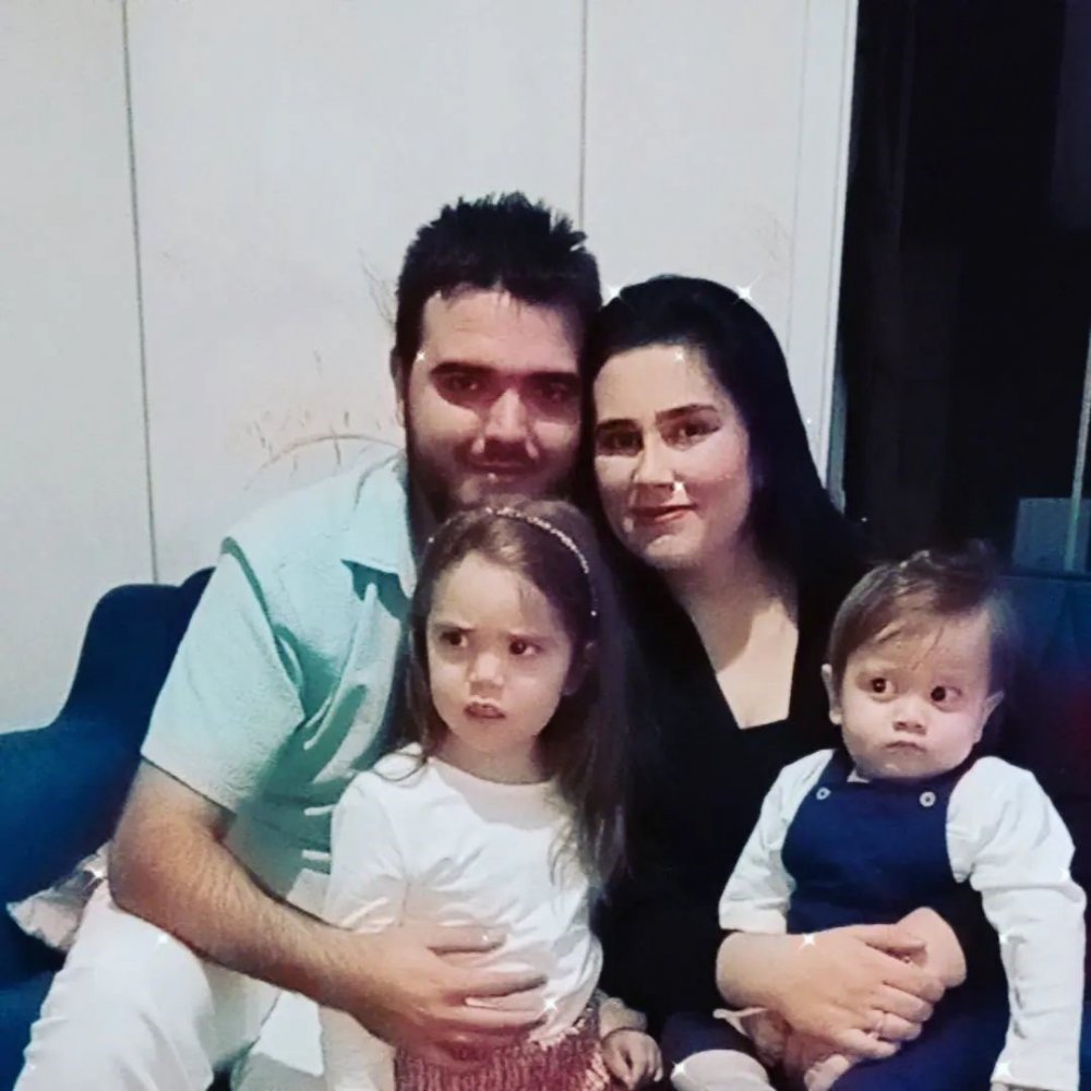 Bir aile yok oldu, tabutları yan yana dizildi