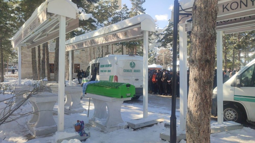 Depremde hayatını kaybeden 8 kişi Konya’da defnedildi! O isimler...