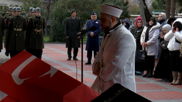 Depremde hayatını kaybeden başçavuş ve oğlu son yolculuğuna uğurlandı