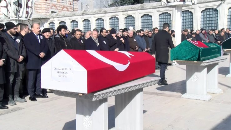 Depremde ölen uzman çavuş ve 7 yaşındaki oğlu İstanbul'da son yolculuğuna uğurlandı